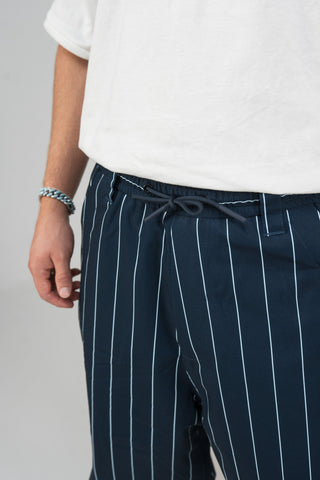 BUSI Biggie Pant Pinstripe snowboard and ski pants, waistband and drawstring detail