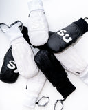 BUSI Skeleton Gloves White snowboard and ski gloves, black and white pair