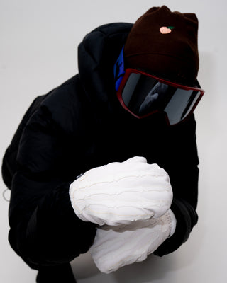 BUSI Skeleton Gloves White snowboard and ski gloves, on model, alternate